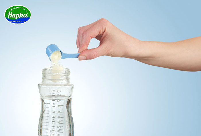 Pha sữa bằng nước tinh khiết Aquafina nên hay không? Pha sữa bằng nước tinh khiết Aquafina nên hay không?